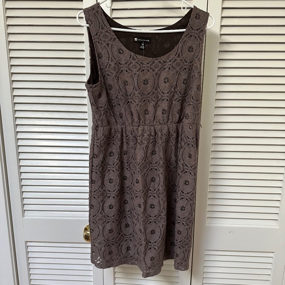 Valerie Bertinelli Dresses & Skirts - Cotton Lace Dress Taupe Gray Fully Lined Valerie Bertinelli Size 14